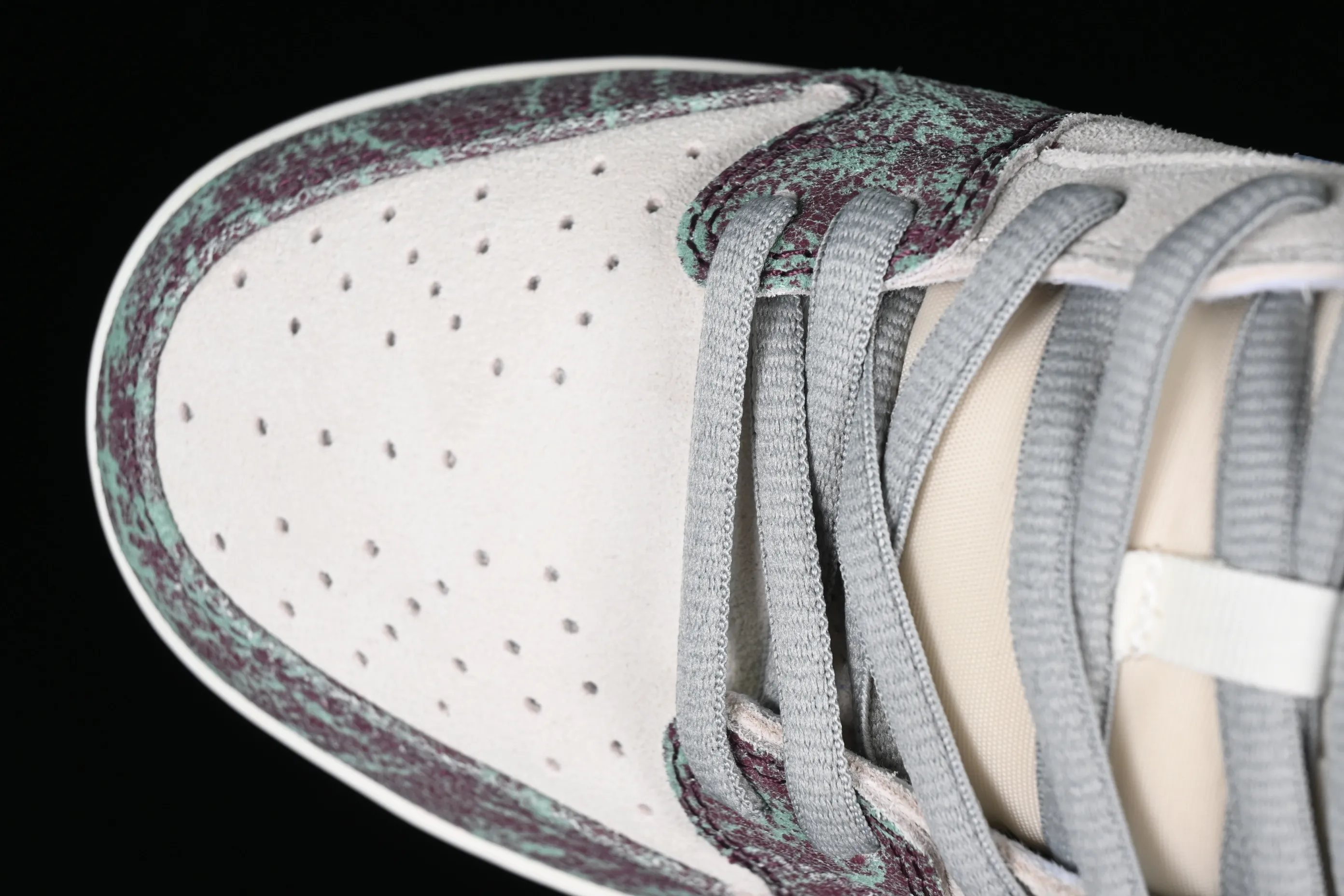 All Categories Nk SB Dunk Series Nk SB Dunk Low Low-top sneakers Crenshaw Skate Club x Nk SB Dunk Low joint model SB low-top sports and leisure sneakers FN4193-100